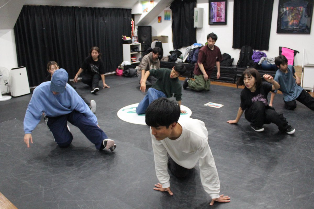 ethic_dance's tweet photo. ✏️ワークショップ

フットワークもクラシックな動きがあるから、その辺をしっかり学ぶと良いです。
ヨーロッパのスタイル、NYのスタイルなど世界各国にあるやり方を学ぶことで表現力が増します。
知識は力なり🔥

#ダンス　#横浜 https://t.co/yq4VLHFdai
