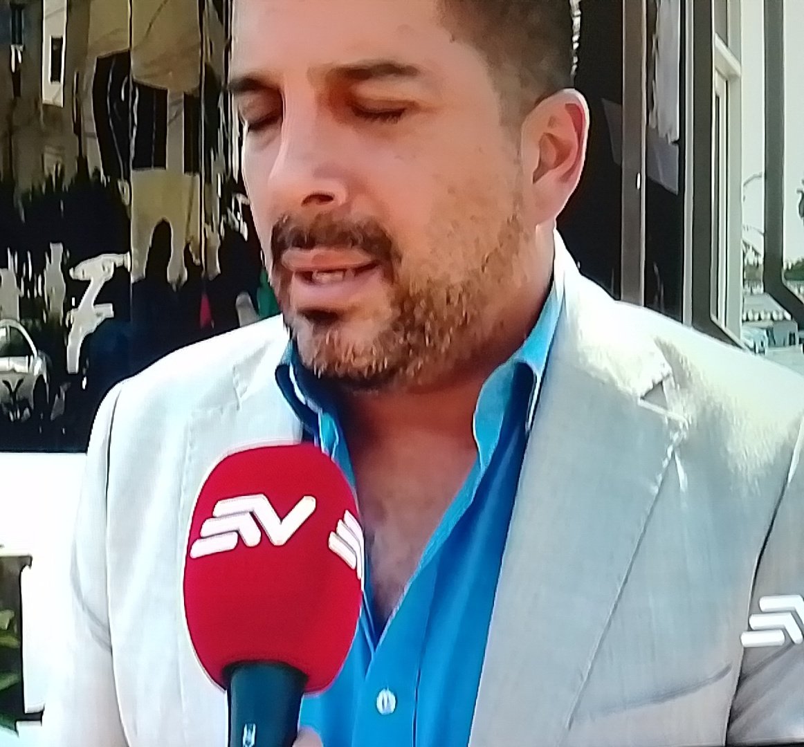 MemesDelMijinOr's tweet photo. - Jenny Ramirez trabaja en una cafetería y dice que le robaron sus documentos y no está comprando las hectáreas de terreno por $3 millones 
+ Pancho Tamariz alcalde de Santa Elena dice que si se reunió con Jenny Ramires y le vende a $2 el metro los terreno 

Ladrón Hijueput4 🫤 https://t.co/xbNB1QH2lW