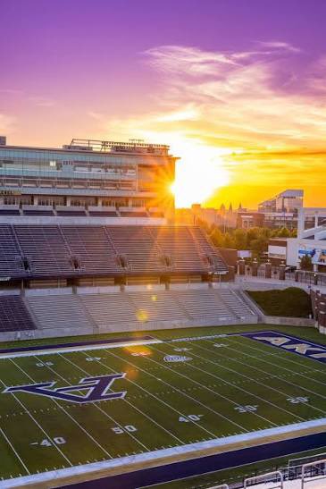 KurtisWaye's tweet image. I will be in Akron on the 8-9th!! @ZipsFB