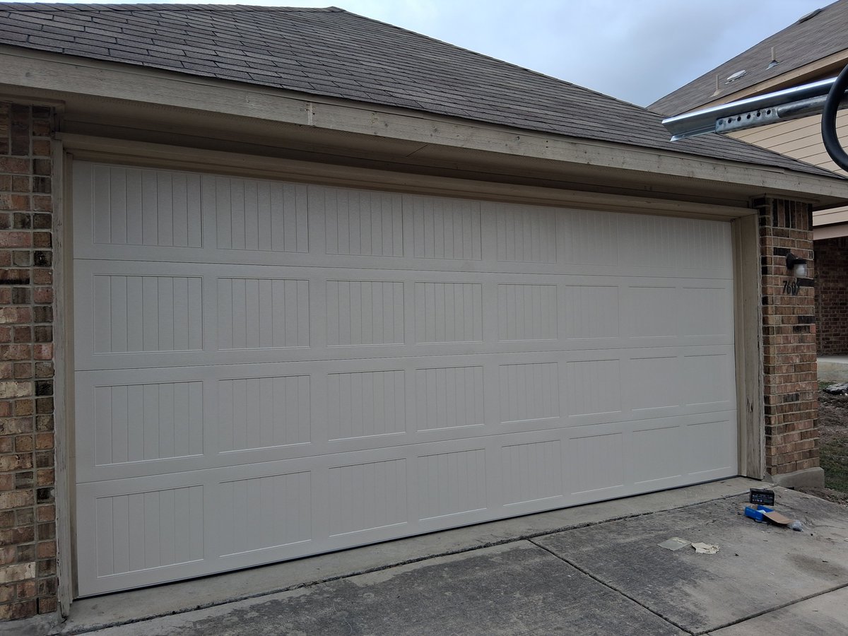 Upgrade your home’s access with expert garage door services! Durable, secure, and built for smooth performance. Get your estimate today! #GarageDoor
garagedoorcompanysanantonio.com/garage-door-se…