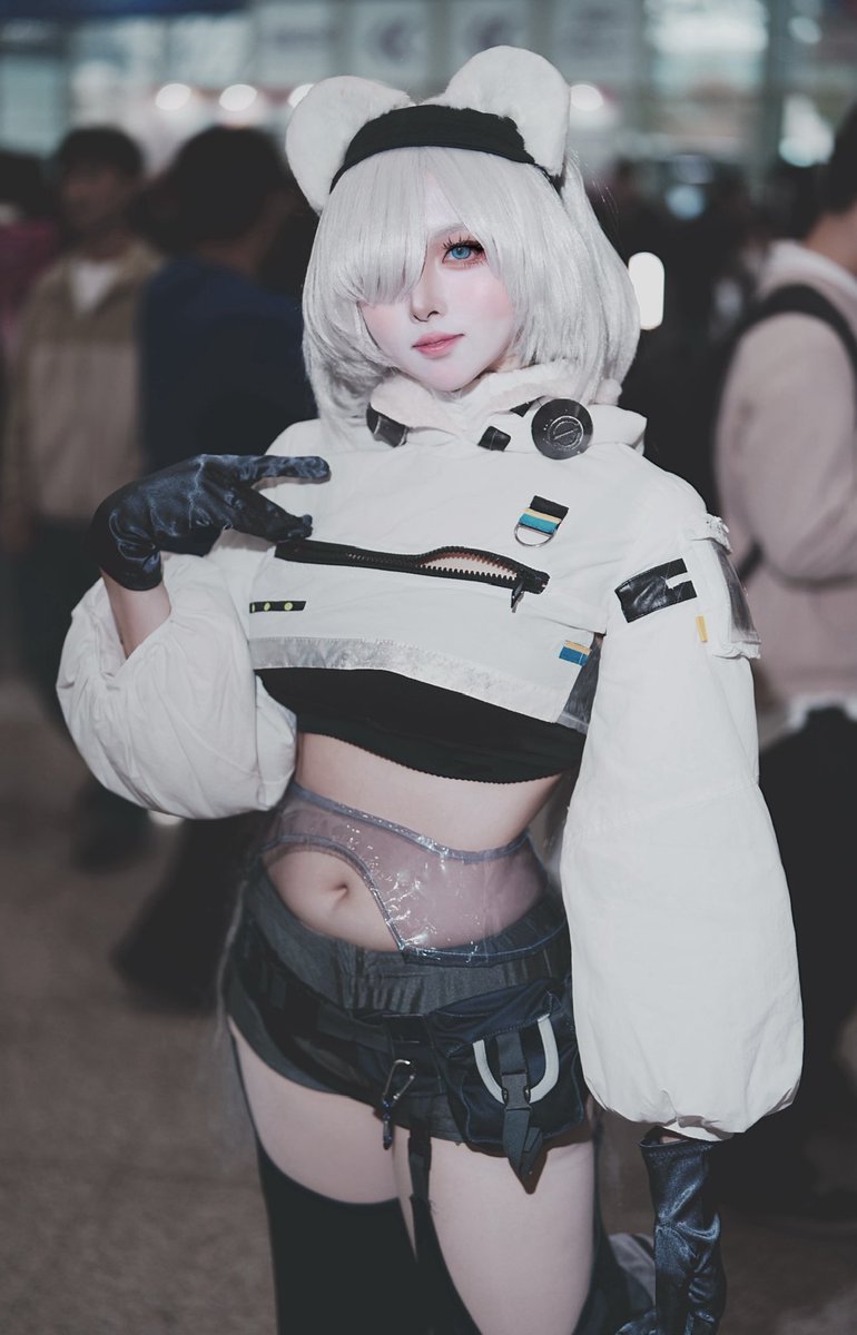 🐻‍❄️

#AGF2025 
#明日方舟
#aurora
#cosplay
#Arknights 

🤍