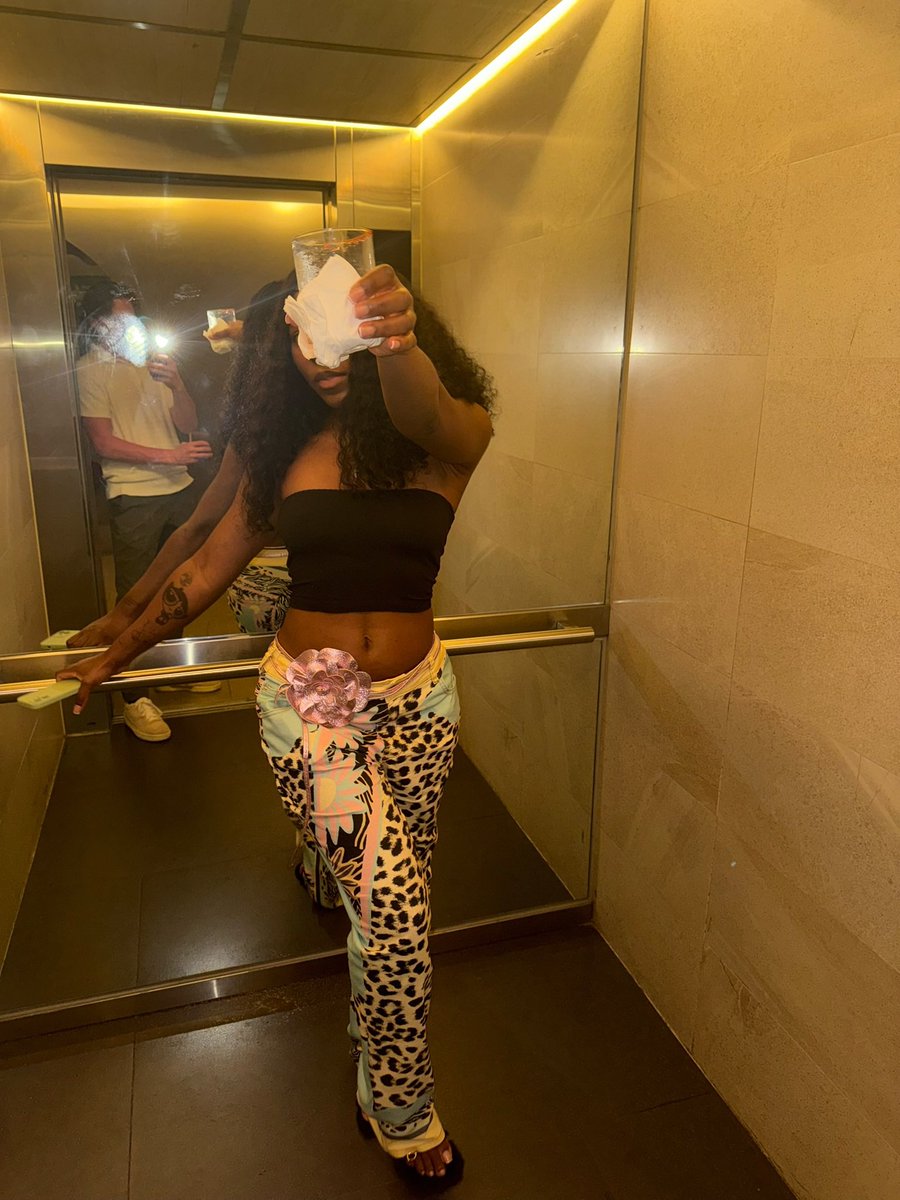 aro_bed's tweet image. 🥂 to year 26’