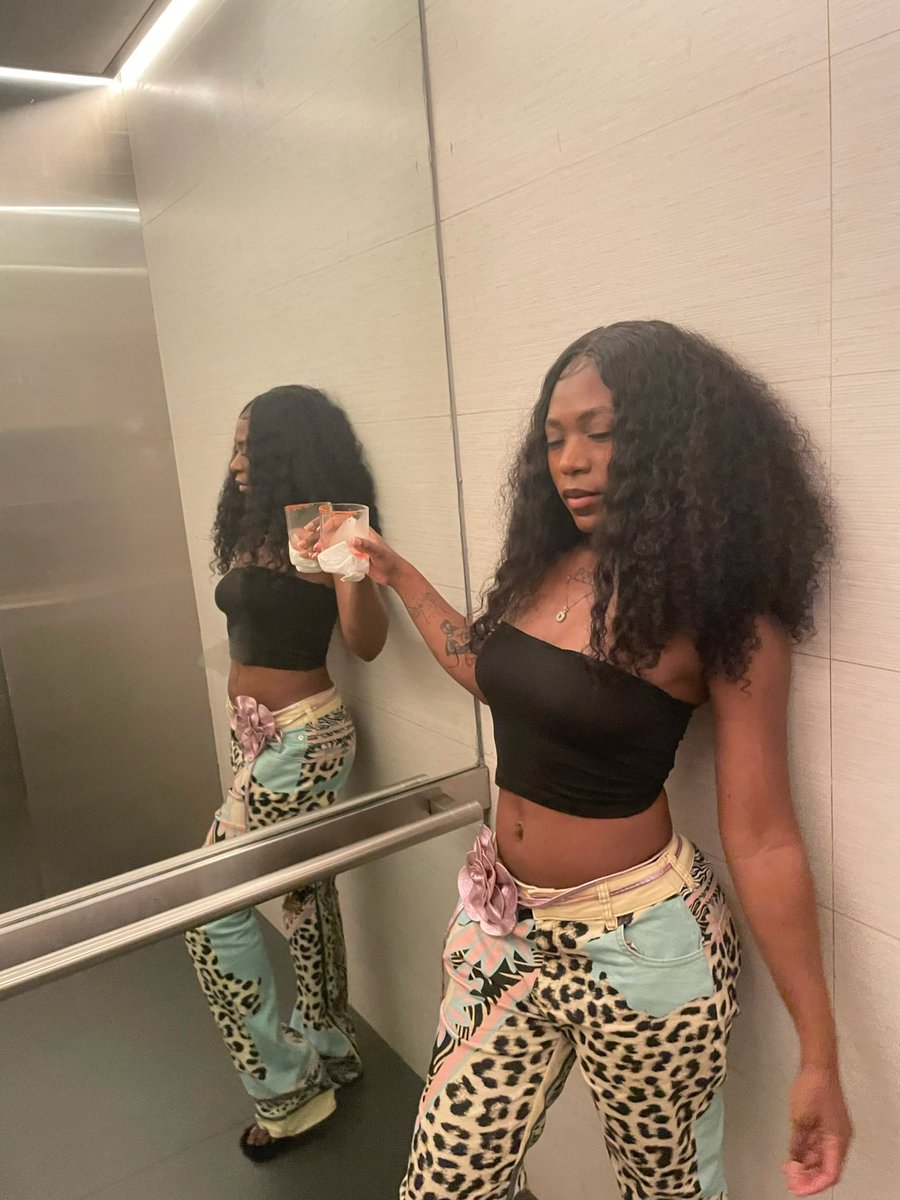 aro_bed's tweet image. 🥂 to year 26’