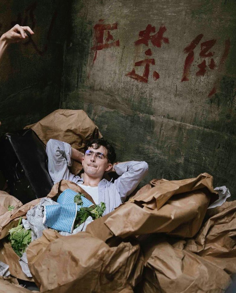 he looks ridiculously good here