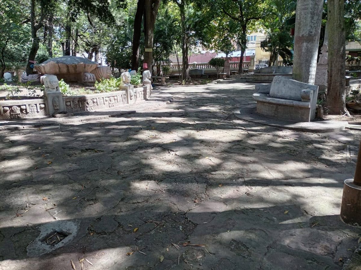 AlcaldiaDCHN's tweet photo. 🧹🌿 Realizamos operativos de limpieza en el parque La Concordia, en el Centro Histórico, recuperando espacios públicos para el disfrute de todas y todos.

Recordá, no es más limpio el que más limpia, sino el que menos ensucia. ¡Pilas con la basura!🧹🚯

#AMDC #ParqueLaConcordia #CentroHistórico #CiudadLimpia #EspaciosPúblicos