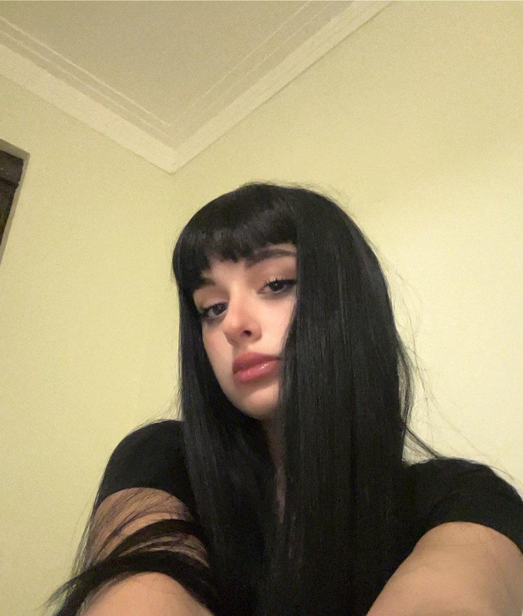 muss0i's tweet image. bye