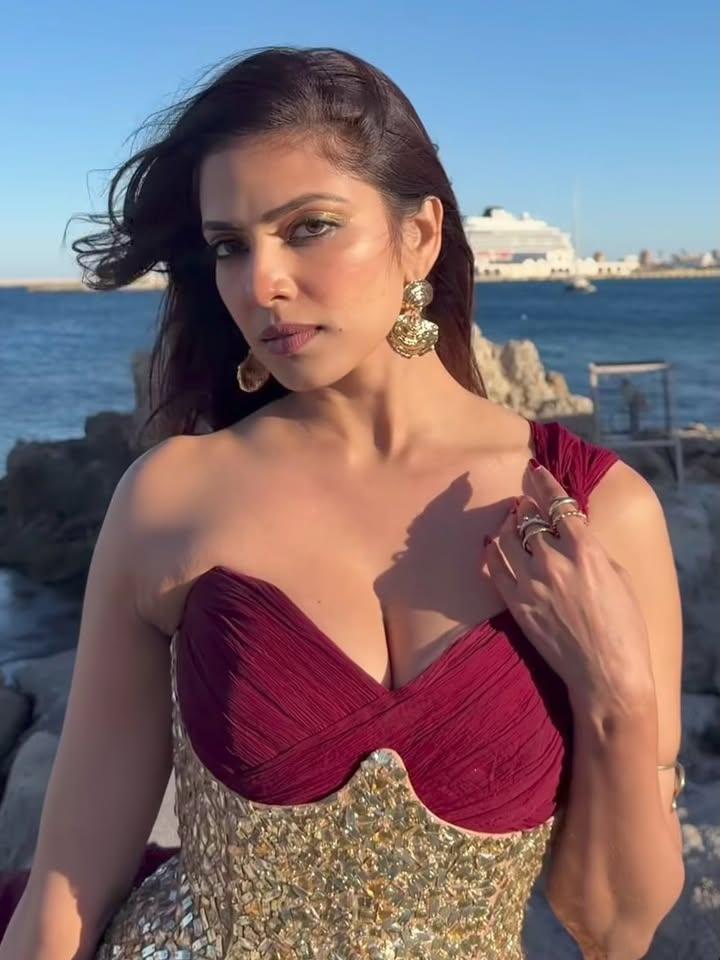 G-BikkdbcAAstbr?format=jpg&name=medium