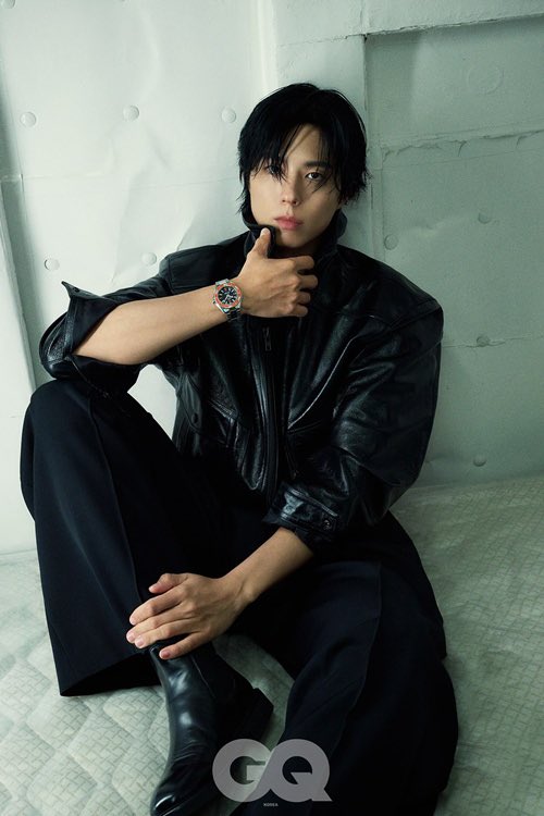 250107 #パク・ボゴム 、#オメガ グラビア公開 「揺るぎないオーラ」を