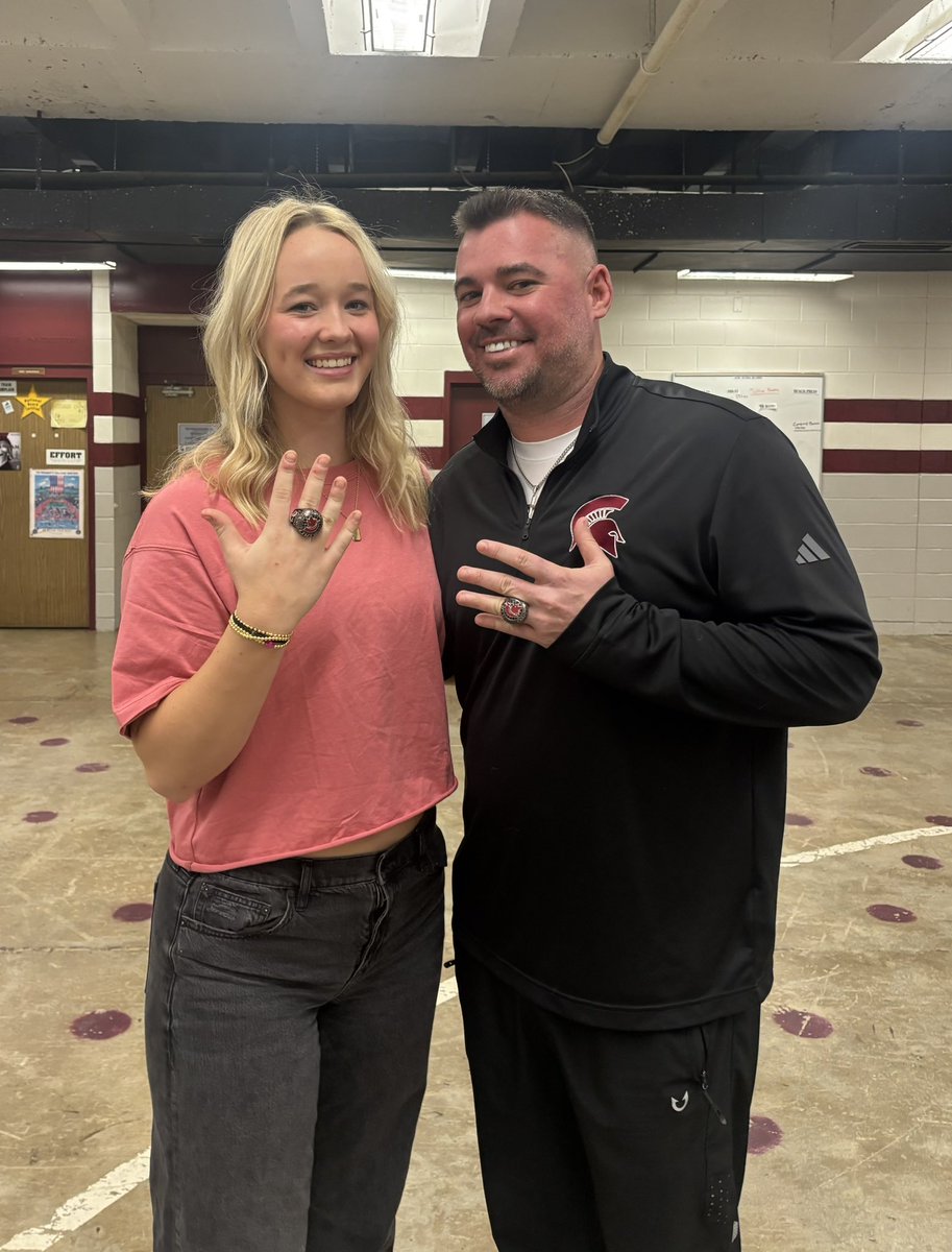 MaddyM_2028's tweet photo. 💍💍 We received our 2025 4A State Championship rings tonight. Honored & blessed to be surrounded by great teammates, coaches & community. 💍💍

@SCHSfastpitch @tha_show12 @SouthCaldwell_1 @ArmorEliteFox @ArmorEliteFP @MaxPreps @HighSchoolOT @TopPreps @ExtraInningSB @LineDsoftball @EvanMoestaHSOT @scan1ansports @fastpitchwatch @amorris1148 @JasonKoon035 @SBRRetweets