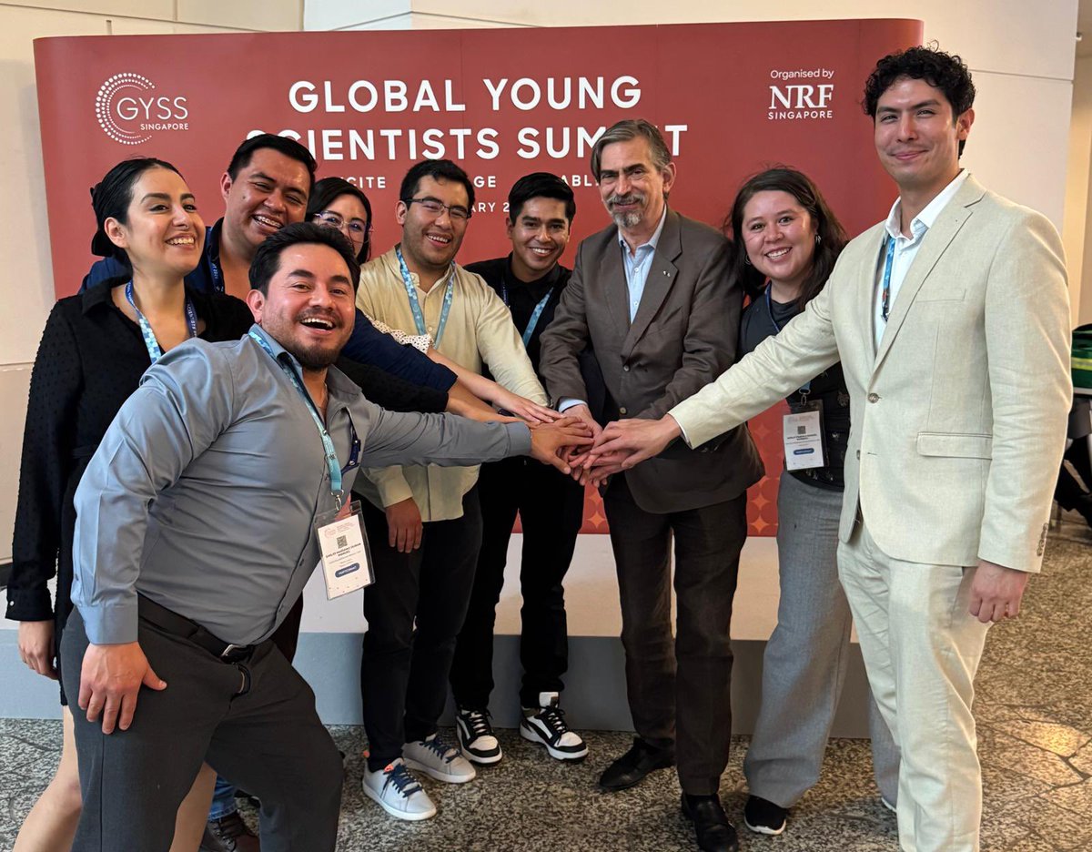 agarcialopezl's tweet image. Me reuní con jóvenes científicos que representan a #México en el Global Young Scientists Summit. Foro anual que reúne en #Singapur a talentos de todo el mundo para dialogar con científicos de alto nivel, incluidos Premios Nobel, en un formato inspirado en los encuentros de Lindau