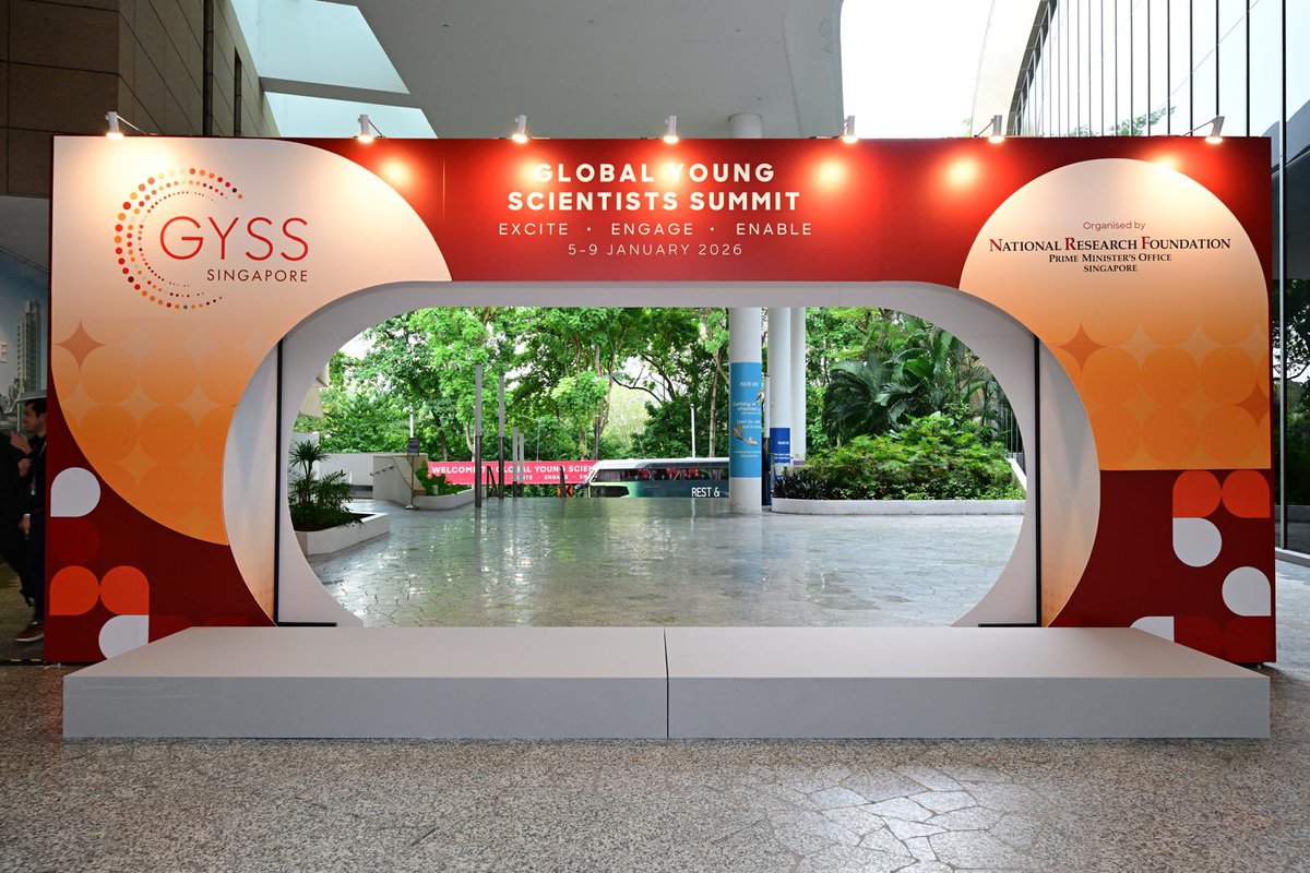 agarcialopezl's tweet image. Me reuní con jóvenes científicos que representan a #México en el Global Young Scientists Summit. Foro anual que reúne en #Singapur a talentos de todo el mundo para dialogar con científicos de alto nivel, incluidos Premios Nobel, en un formato inspirado en los encuentros de Lindau