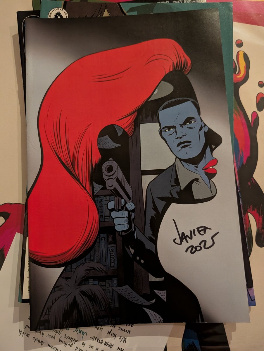 TheLibraryGamer's tweet image. A green martian from The Green Room! Stoked with these Absolute Martian Manhunter prints, and really impressed by their care with the signed blind bags.