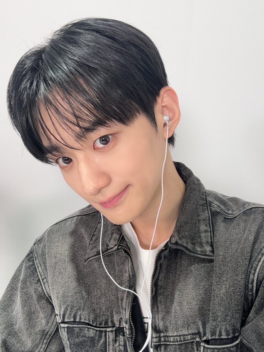 VERIVERY tweet media