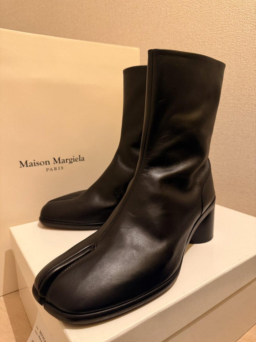 im_tos_naru's tweet photo. 今さらながら2025年ベストバイ❗️
IMMEN KASURI
IMMEN 福岡限定板締め
beautiful people ダブルエンドライダース
Maison Margiela タビブーツ
2026年はすこーしだけ出力抑えつつ本当に気に入ったものを買いたいな
あと着画も撮りたい…
#isseymiyake
#IMMEN
#beautifulpeople
#maisonmargiela https://t.co/zGxsOZ6qEs