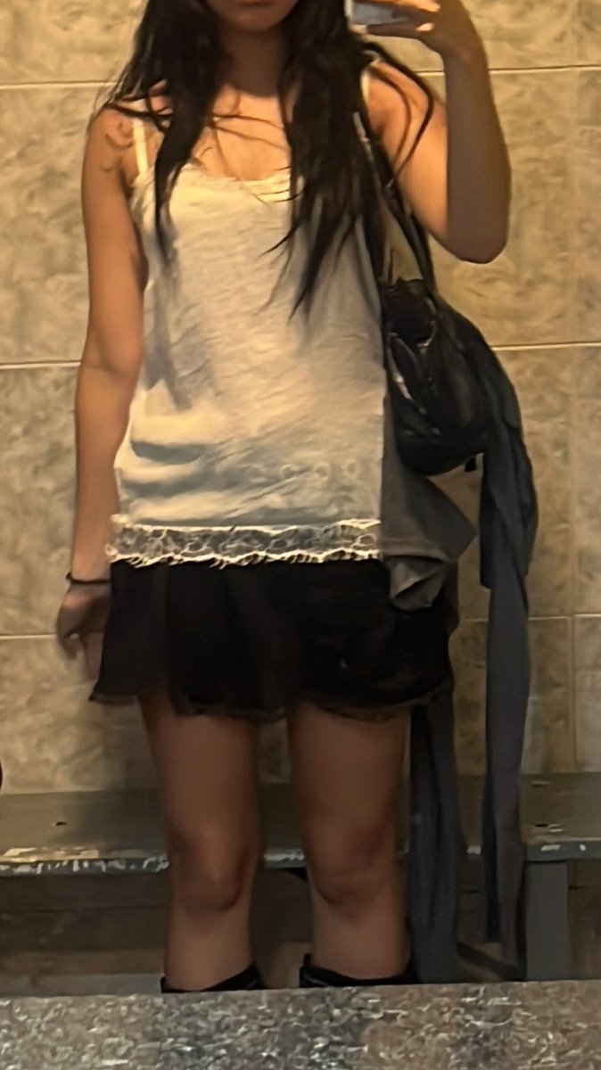 cuUte_e's tweet image. why do we have to have bodies tho