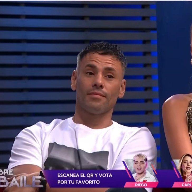 ariansitto's tweet image. Porfavor dejen de enfocar a este ctm que tiene cara de orto todo el rato 
#FiebreDeBaileCHV