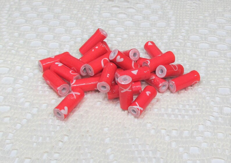 paperbeadboutiq's tweet photo. Handmade Paper Beads: Red X's and O's Tube Beads, 25pc
https://t.co/LCuiNKAzQp #handmadepaperbeads #jewelrymakingbeads #valentinesdaybeads #tubebeads #redbeads https://t.co/CZVkz1zKpE