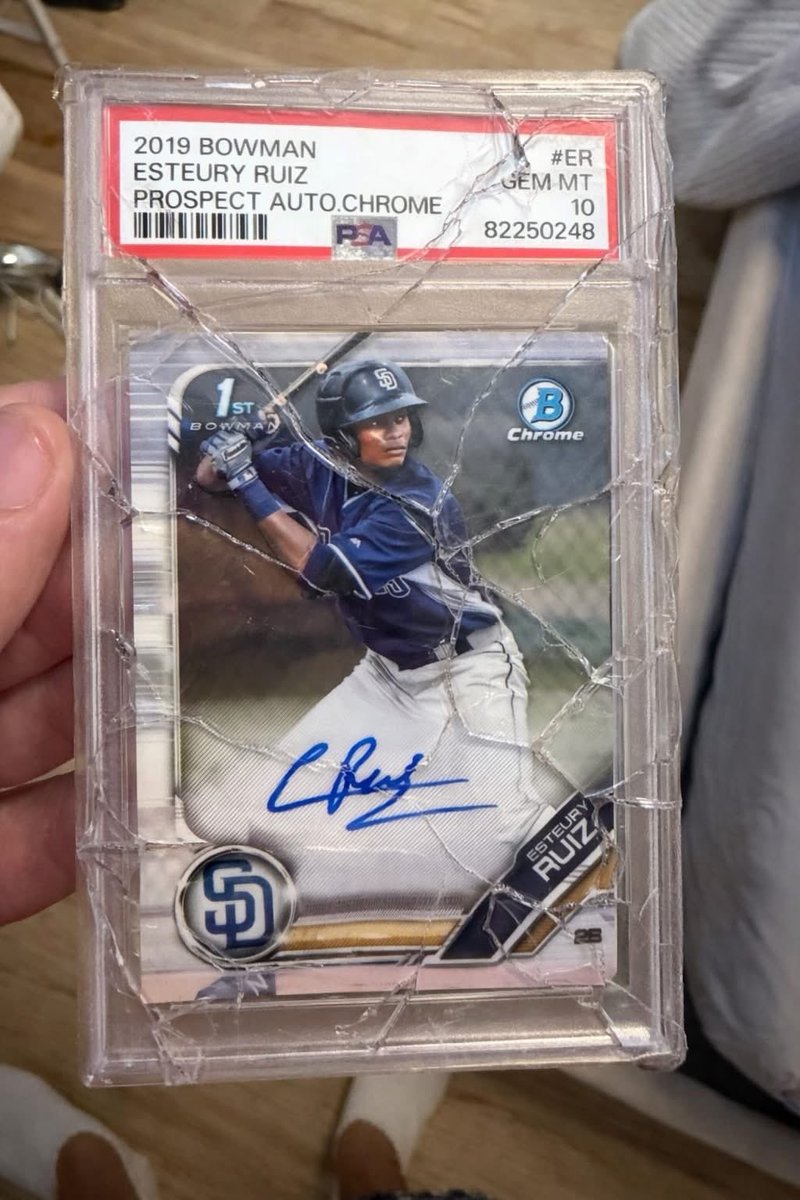 baseball_cards's tweet image. IMPORTANT FOR SELLERS:  This was in a group I’m in, not my card or deal.  Why are people so shady, so awful?  

“Folks, here's a warning of a newer scam I'd heard about, then last night experienced first hand. Buyer claiming the card had been damaged in shipping. Not JUST…