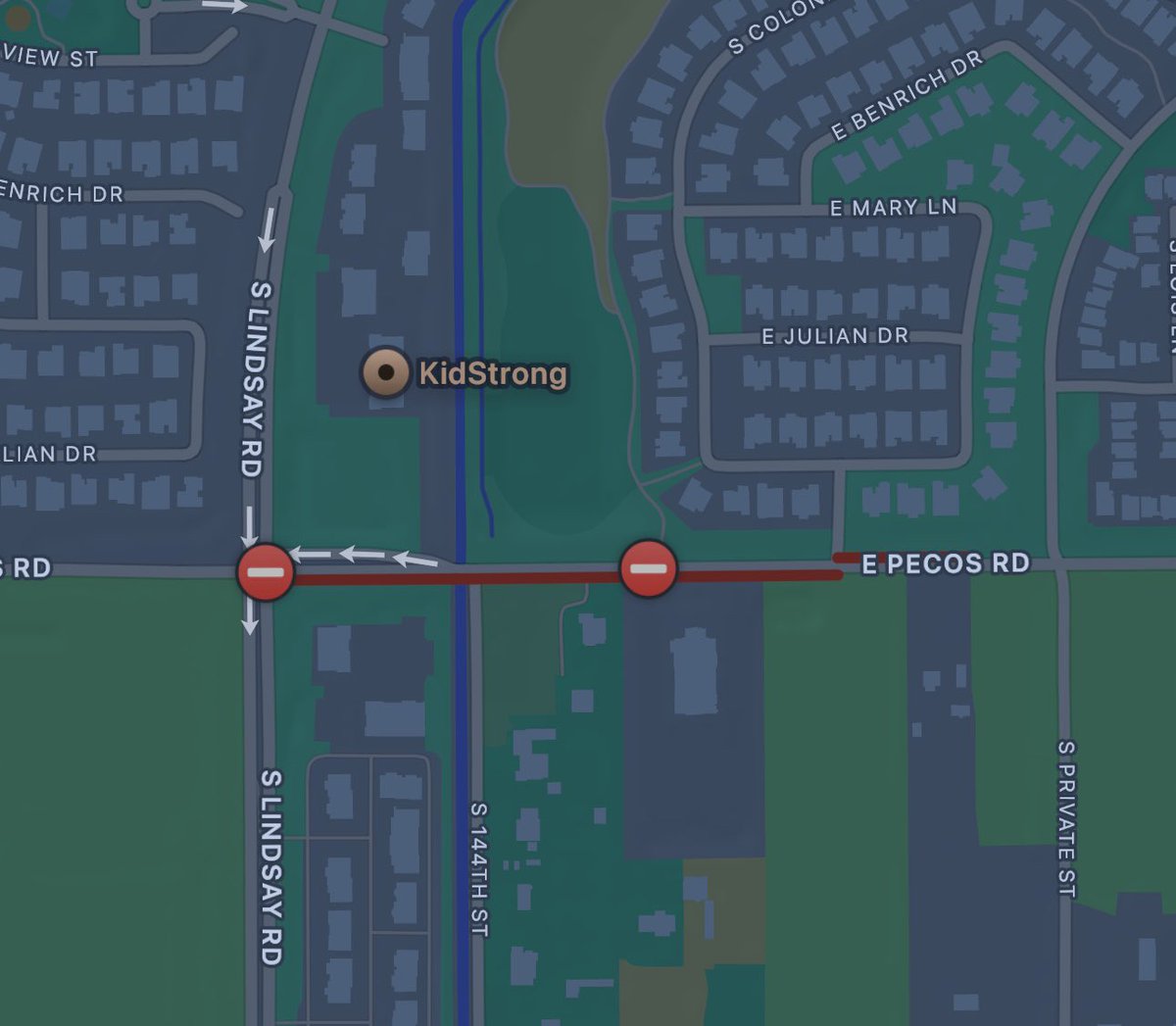 GilbertPolice's tweet photo. ⚠️ Traffic Alert ⚠️

Westbound Pecos Road is closed between Lindsay Road and Spectrum Way due to a collision investigation. 

Please avoid the area and seek alternate routes. https://t.co/HmYyf3AilY