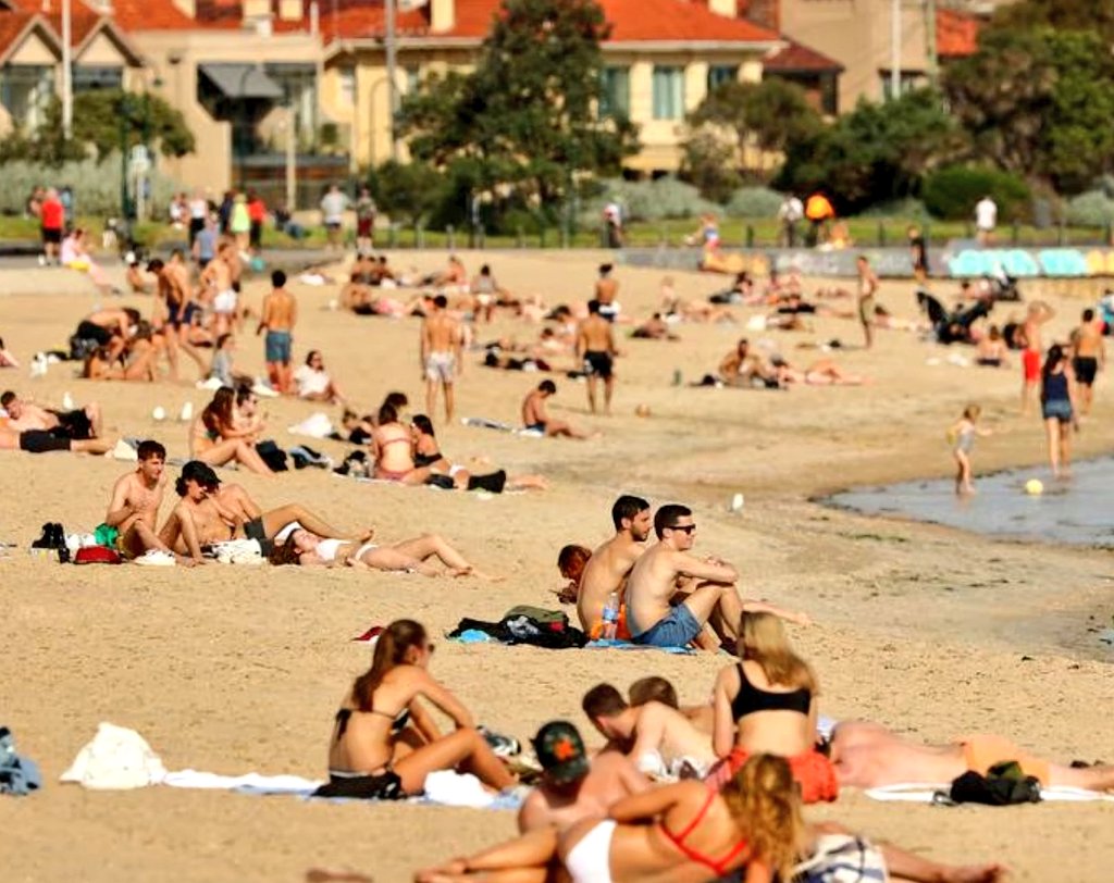 🇦🇺 AUSTRALIA BRACES FOR EXTREME 🥵HEATWAVE AND CATASTROPHIC BUSHFIRE RISK🚨

Australia faces severe heatwave conditions as temperatures surge into the mid-40s across South Australia and Victoria, triggering total fire bans and the most widespread extreme fire danger in five