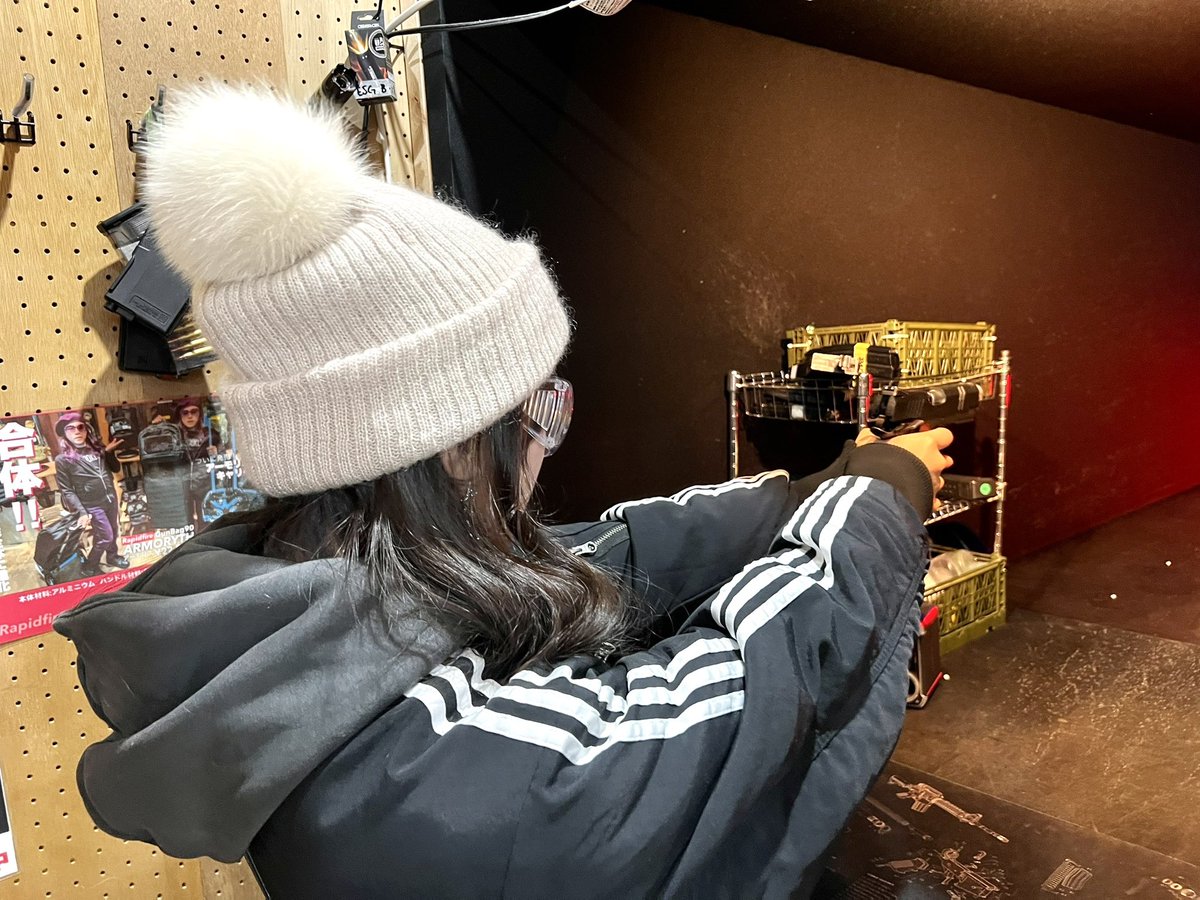 サバゲー用の銃を初めて購入しました🔫

最初の子はEVOLTって銃にしたよ♡
カッコ良すぎ！もっと銃集めたい😻