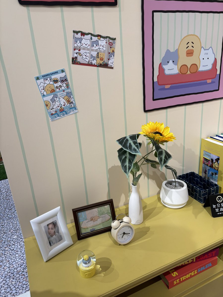 テミンの曲が流れるポップアップ
素敵空間😊

#COZY_NEST
#태민
#탬오리
#꿍댕
#위드유