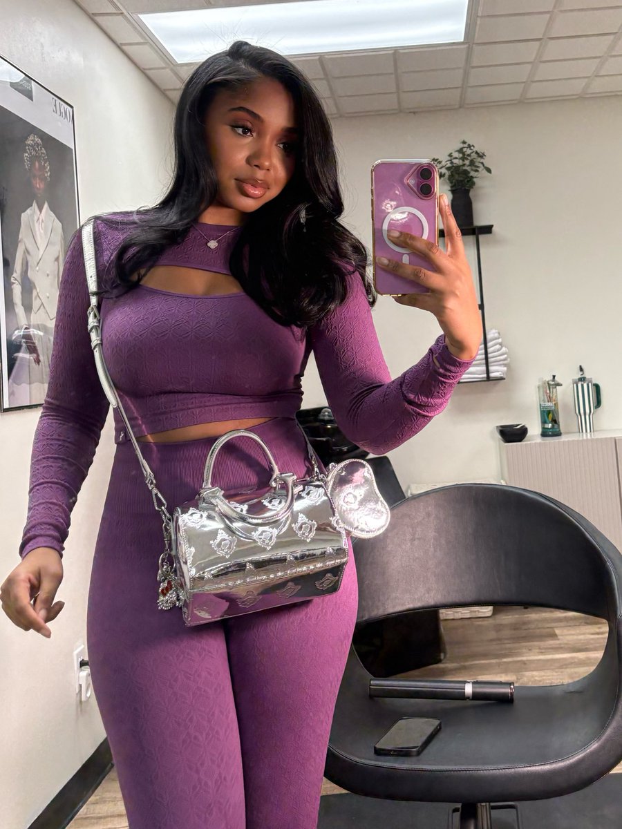 The Hauswife ™ 𝓜𝒾𝓈𝓈 D’AMORE tweet media