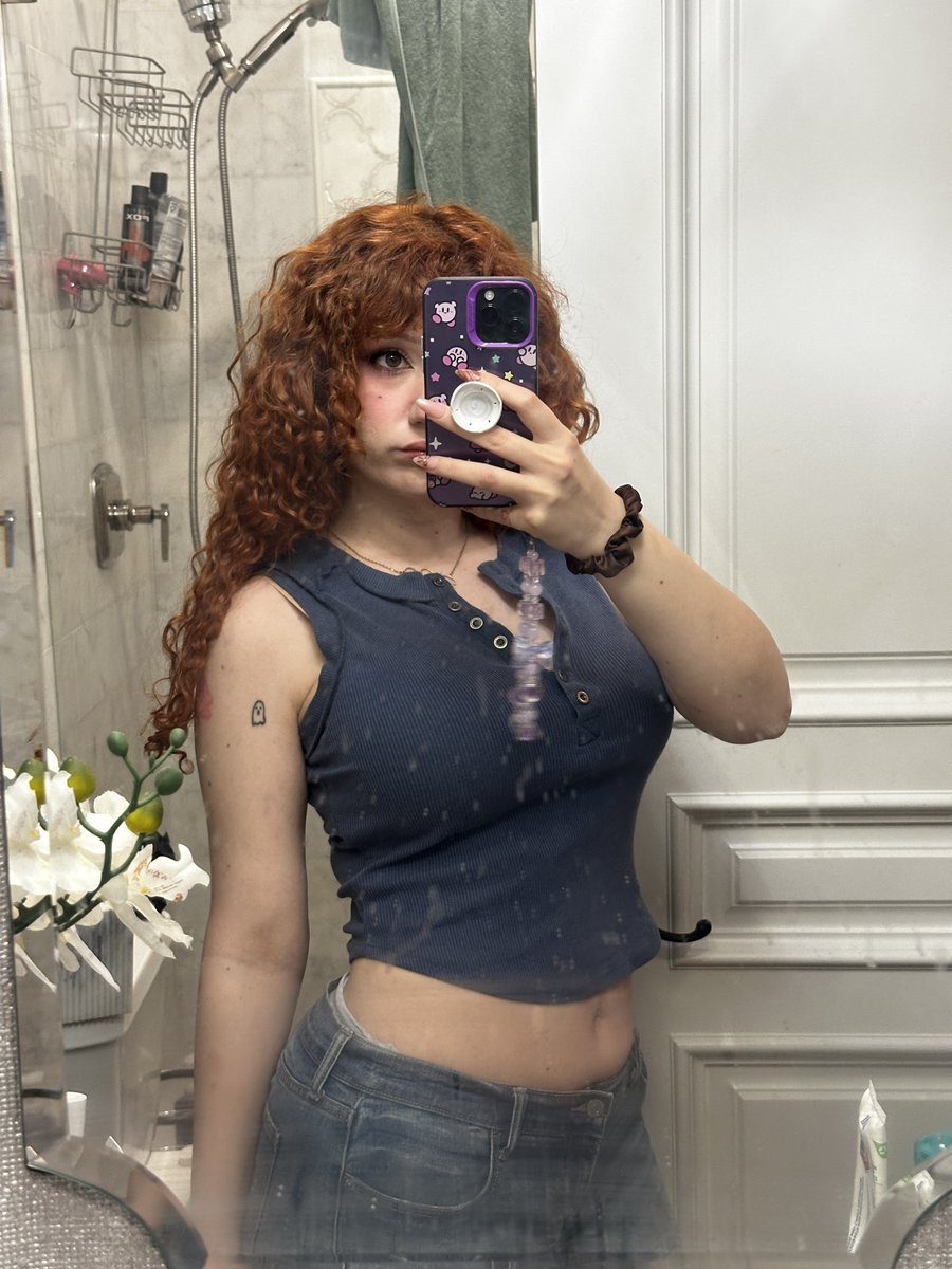 gabriela ྀི tweet media