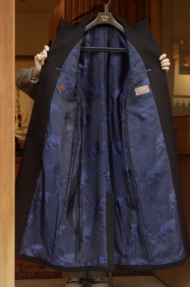 _lifestyleorder's tweet photo. メンズのカシミヤロングコートのオーダーメイド事例をご紹介。
https://t.co/yjOxVorl3l
#カシミヤコート #ロングコート #オーダーコート https://t.co/v6PzQHeIum