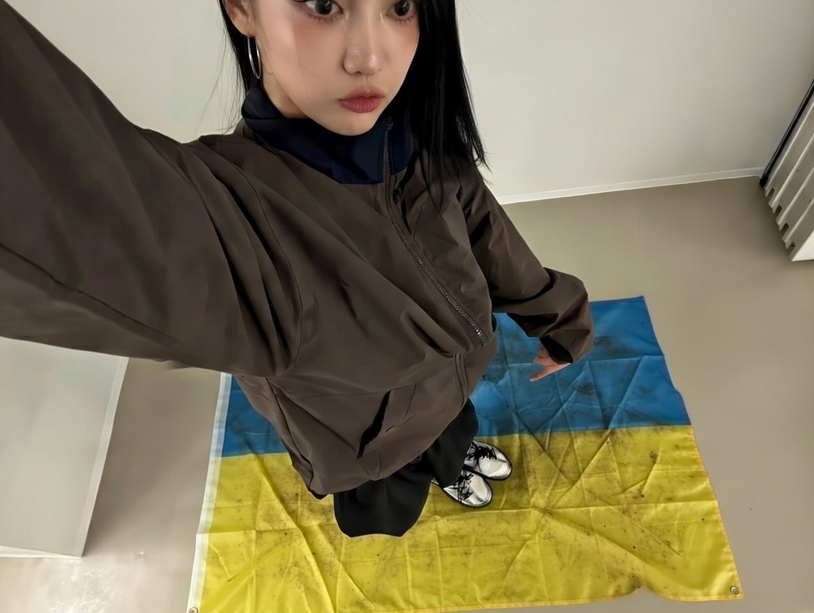 Сестра̀ Ниннинъ жела́етъ ва́мъ ра́достнѡ и҆ благоче́стнѡ пра́здновати Рождество̀ Хрⷭ҇то́во, бра́тїе и҆ се́стры 🕊
Хрⷭ҇тосъ ражда́етсѧ, сла́вите Его̀! ✝️🌟