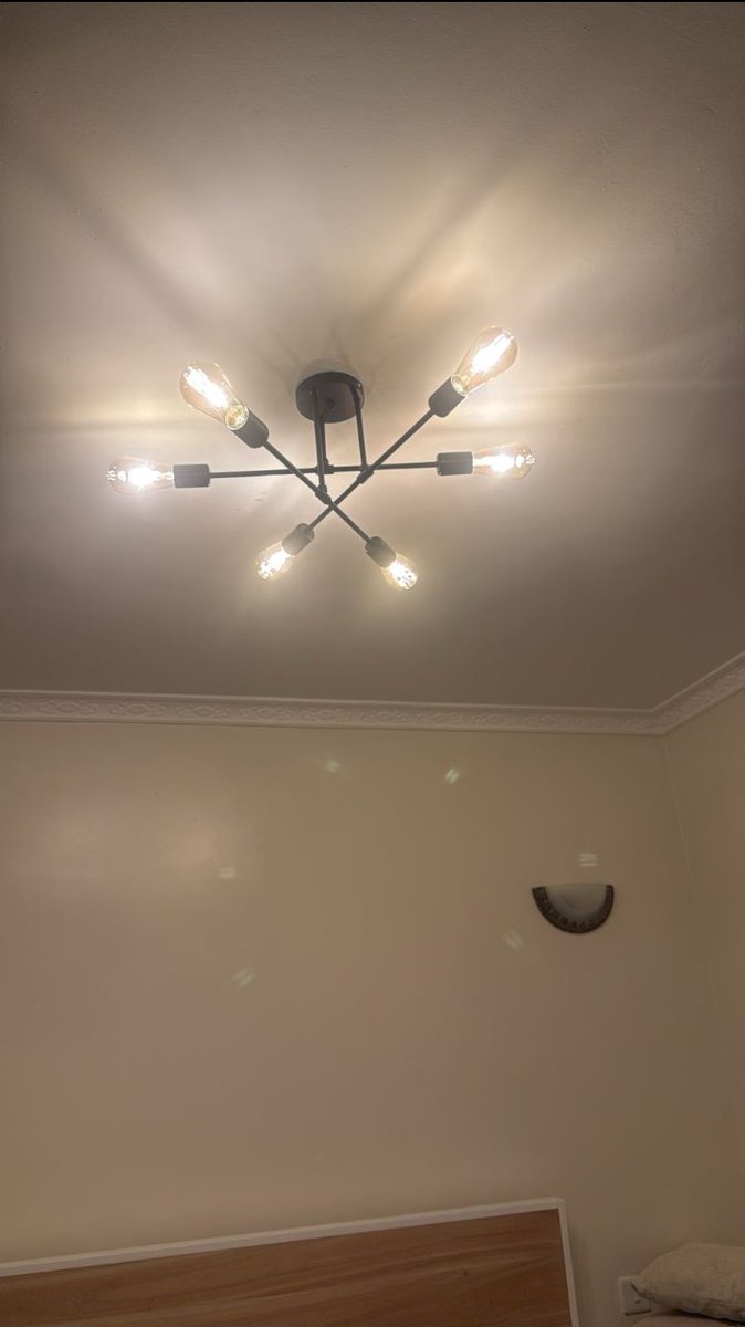 ClasicEquipment's tweet image. Six arm Metallic Ceiling light. 
Ksh 4,500. 
Dimensions L* H 70*20 cm.
We deliver and install around Nairobi. 

We are located at Tea room. Accra/dubois road junction. Superior arcade building

#pendantlights 
#Ceilinglight 
#chandelier 
#uniquechandelier