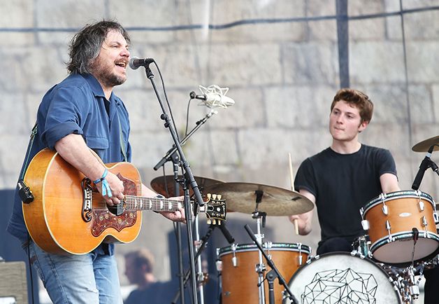 elsotaescala's tweet photo. #bersions
1259.- #Tweedy "The Wolf Is on the Hill" -2014- (#Beck) #PortlandCelloProject feat. #JolieHolland -2012-
https://t.co/N6b1TdJo2h… https://t.co/UODVM0xUzI