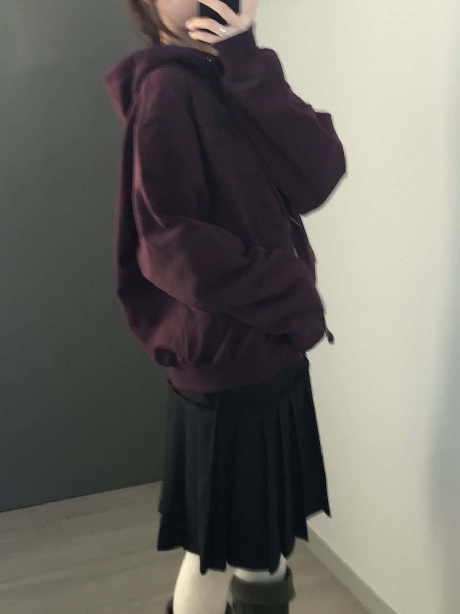 요즘 내 최애 후드집업 .. 🍇