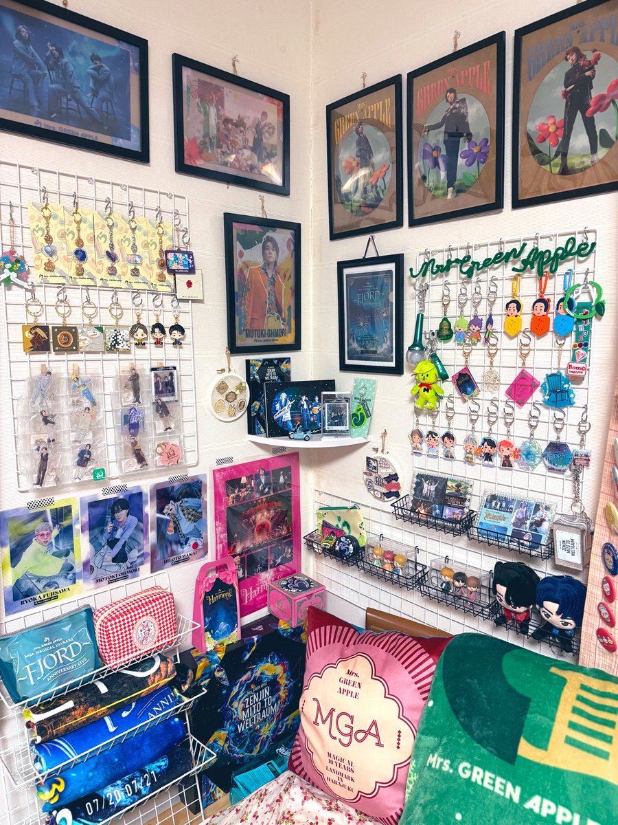 Ku2woY's tweet photo. 遅くなりましたが…
2026あけおめことよろです🎍

ミセスコーナーをのんびり整理🍏
しあわせ〜🍏
ライブに行きたいデスネ🥹 https://t.co/frQma70uwh