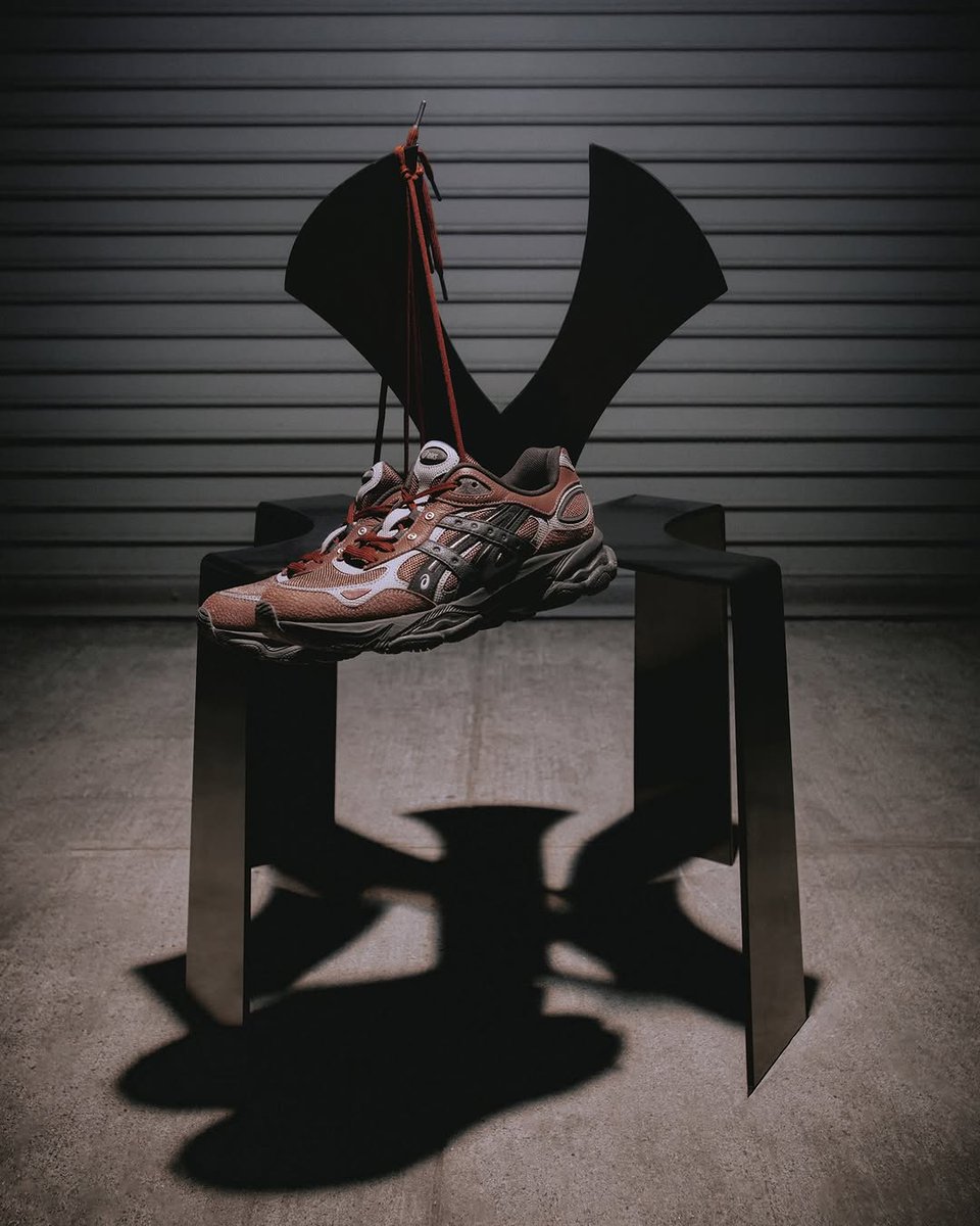 JustFreshKicks tweet media