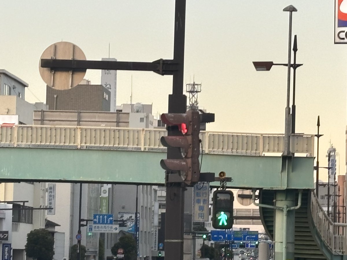 あれ自転車灯廃止？
って思ったけど反対側は生きてるしな…