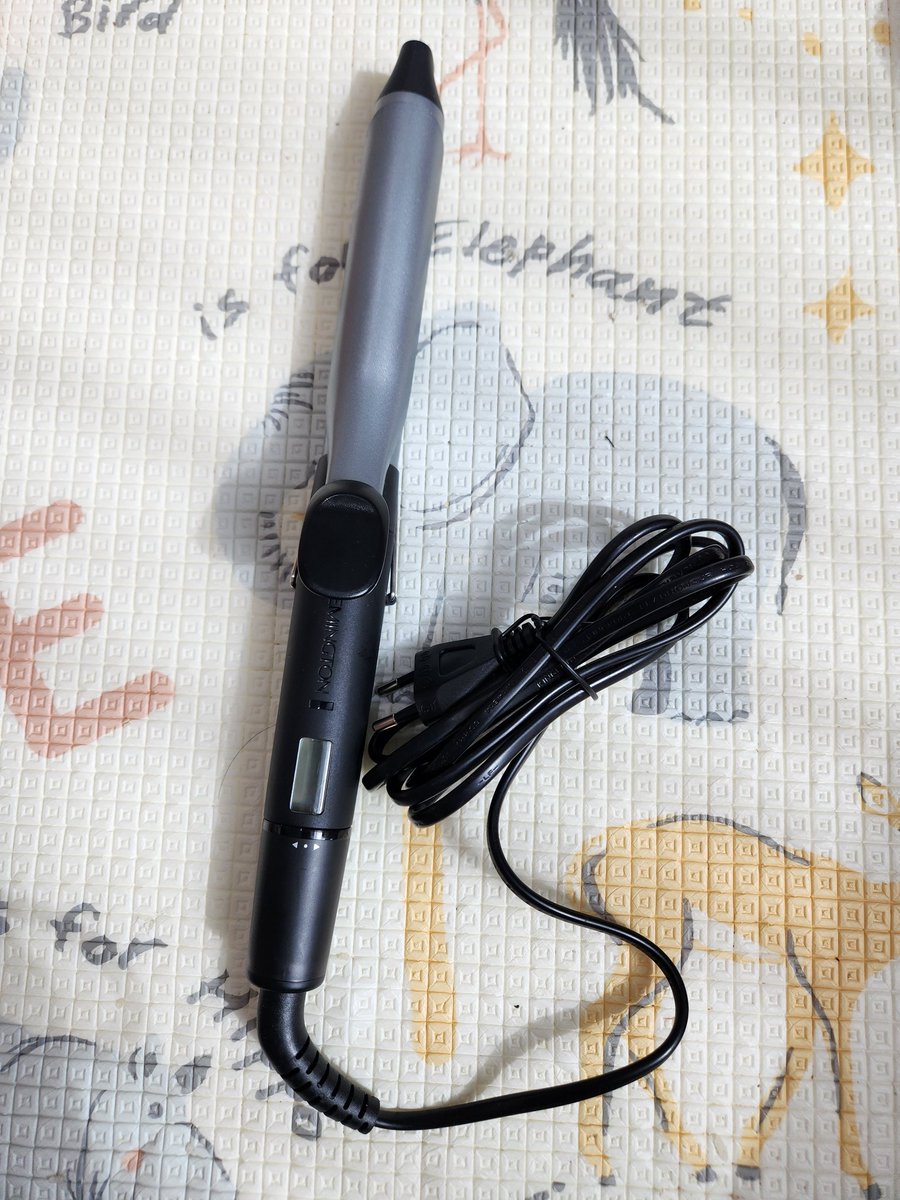 dibidibidish's tweet photo. WTS!!! REMINGTON PRO SOFT CURL (pengeriting rambut) almost like new. hanya dicoba saja, ternyata ga cocok di saya.
400k
pembelian di malaysia, colokan setipe dgn indonesia jd aman
no box, hanya unit.
dm for detail https://t.co/TOK53PGFt3