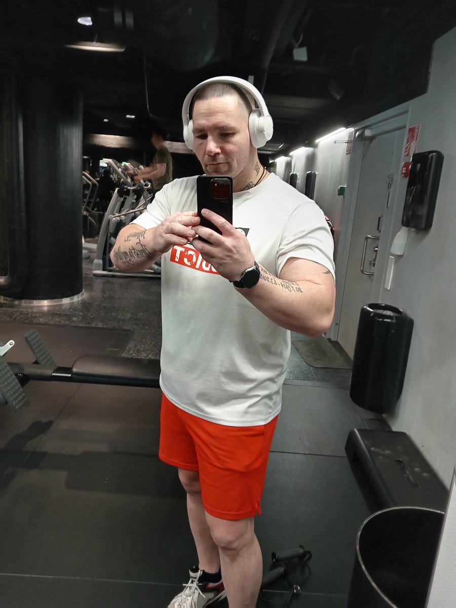 I woke up today, I have food,I have everything I need,I am truly blessed😊💪