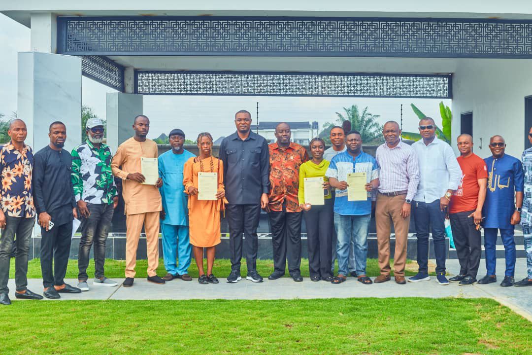 I have recently facilitated the employment of four more constituents from Oron/Mbo/Okobo/Udung Uko/Urueoffong Oruko Federal Constituency into the Federal Civil Service.

Yesterday, I congratulated Remegius Anso Umuoapobio, Janet Okon Edeyang, Michael Oyokunyi, and Immaculata