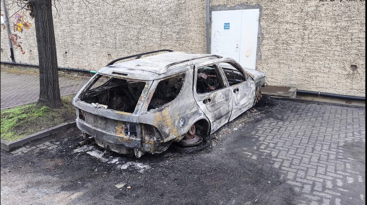 Diesel Verbrenner zu verschenken.

Hat seinen Namen zwar Ehre gemacht hat aber nicht lange gehalten, bin etwas enttäuscht, fast neu.