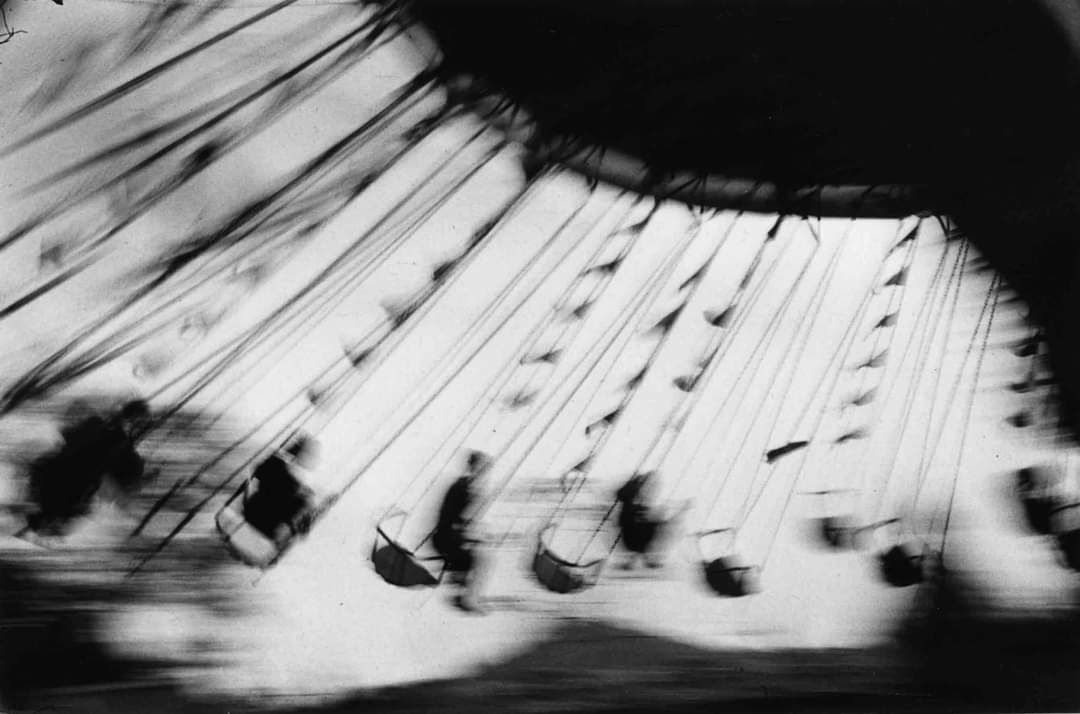 eyeonaxis's tweet photo. London Festival Garden, 1950 | Ernst Haas https://t.co/q37Z0NN7wb
