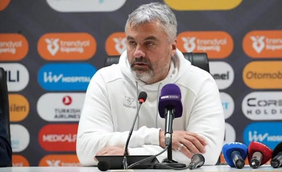 🚨Samsunspor Teknik Direktörü Thomas Reis: 

Elendiğimiz için hiç üzgün değilim,bu turnuvada olmayı hak etmemiştik. Turnuvada final oynaması gereken iki takım dün akşam Gaziantep'te yarı final maçı oynadı.

Helal olsun,adam delikanlı gıbı konuşmuş fenerlilere füzeyi şaplamış🔥