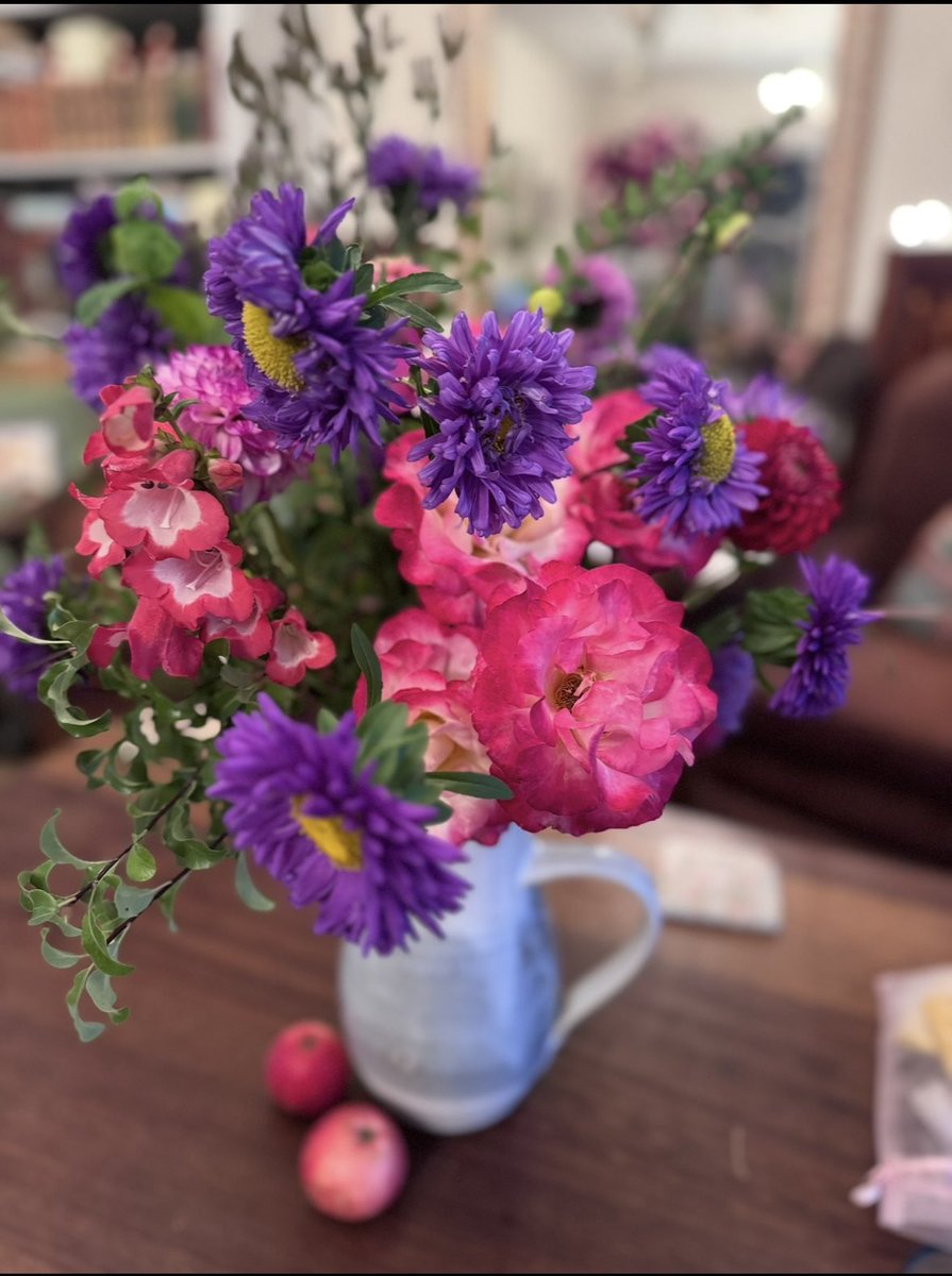 Good morning. 
Have a happy day. We seem to have a thaw here today 🥳🤣

Late summer flowers china asters and roses 💐