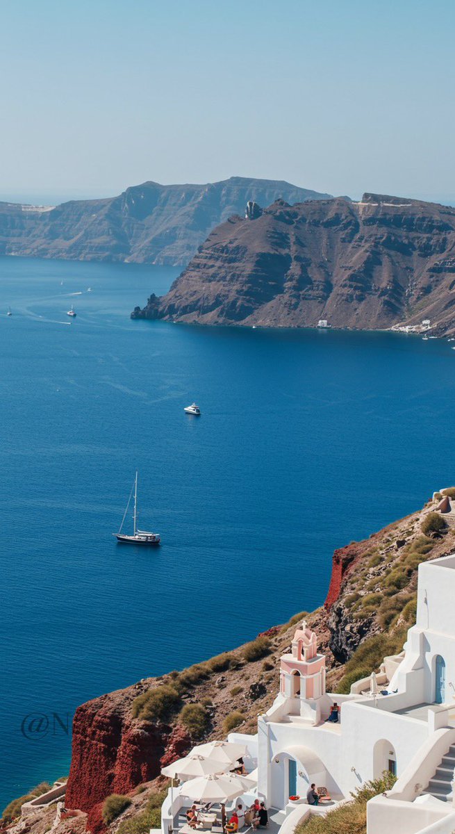 a_natdavanh's tweet image. Dreaming of days like this… blue sea, white houses, and zero rush. Would you stay here for a week? 💙😊
#Santorini #IslandLife #Seaview