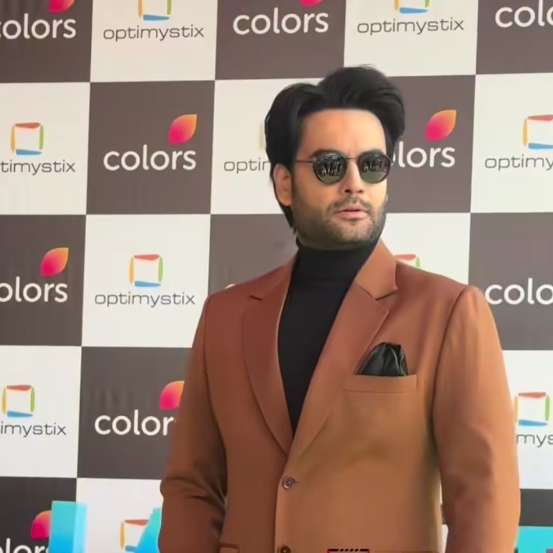 rohonsong's tweet photo. Brown Munde #VivianDsena in new look 🤎😍
#VDians #LaughterChefs3 https://t.co/wVYNvLNmFq