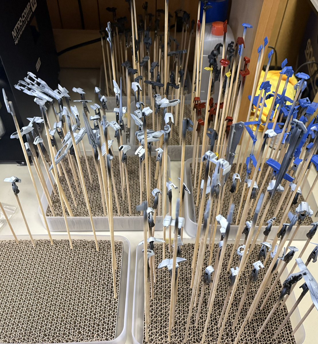 年末に手をつけ始めてようやく色入った。 ゲート処理甘いし、スジ掘り