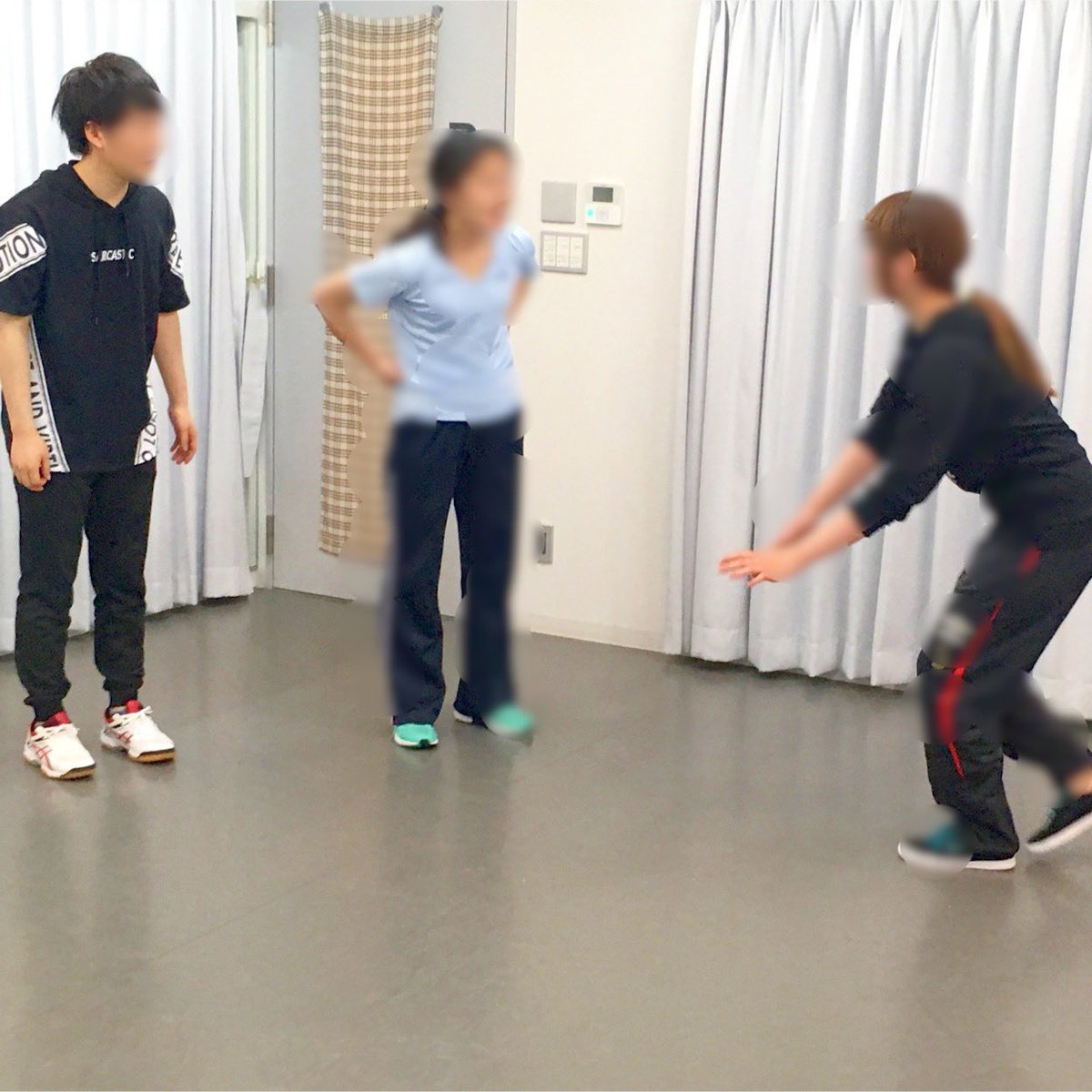 kenji_b2web's tweet photo. 本日、本年度最初のワークショップでございます！参加される皆様、おおいに楽しもうぞ！
懐かしい画像が出てきたが…顔は隠そう(分かる人は分かるか…) #ワークショップ #WS #actinglab https://t.co/Uc1eo34IWF