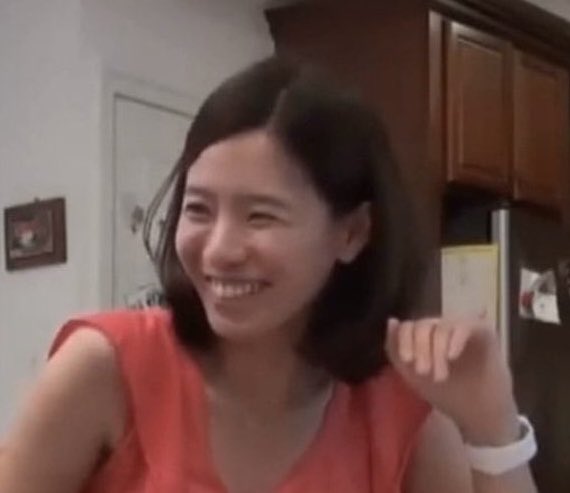 헺인엄마 이렇게 웃는 이유: 윤샹아빠
차뇽이 이렇게 웃는 이유: 소히횽

웃는 모습 완전 똑같잖아… ㅠㅠ