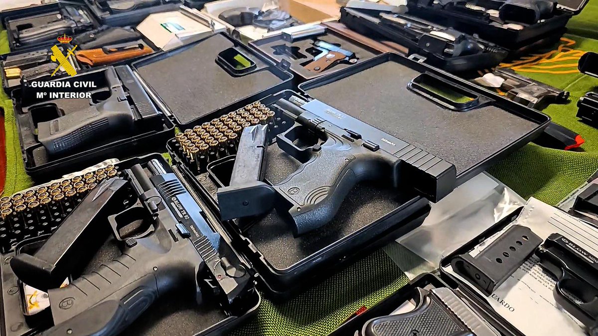🚔 La <a href="/guardiacivil/">Guardia Civil</a> ha desarticulado una organización criminal dedicada a la modificación y tráfico ilícito de armas de fuego en Sevilla y Tenerife.
🛠️ Las armas eran transformadas para aumentar su letalidad y puestas de nuevo en el mercado ilegal.
#jaes

web.guardiacivil.es/es/destacados/…
