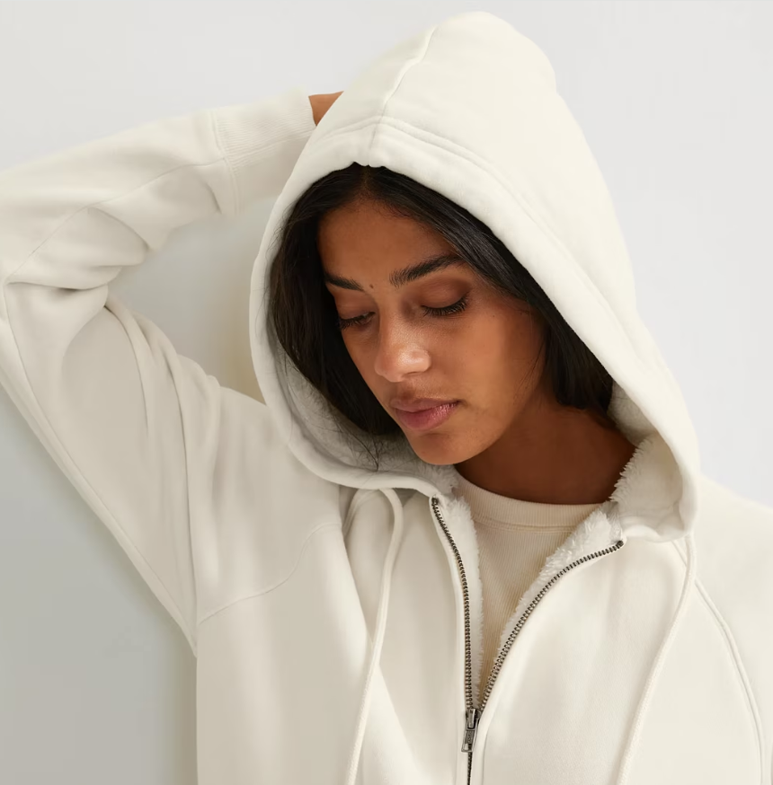 bentu86's tweet image. Ultra-cozy, effortless, and made for everyday wear 🤍
This fleece-lined hoodie delivers instant comfort with a broken-in feel, relaxed fit, and cozy hood—perfect for chilly mornings, errands, or lounging in style.
👉shorturl.at/c46KI

#EverydayStyle #CozyWear #LayeringLooks